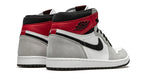 Air Jordan 1 Retro High OG "Light Smoke Grey"